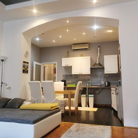 Patrik Apartman Székesfehérvár Εξωτερικό φωτογραφία