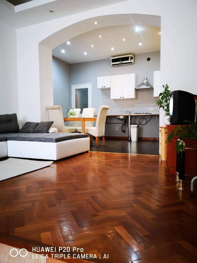 Patrik Apartman Székesfehérvár Εξωτερικό φωτογραφία
